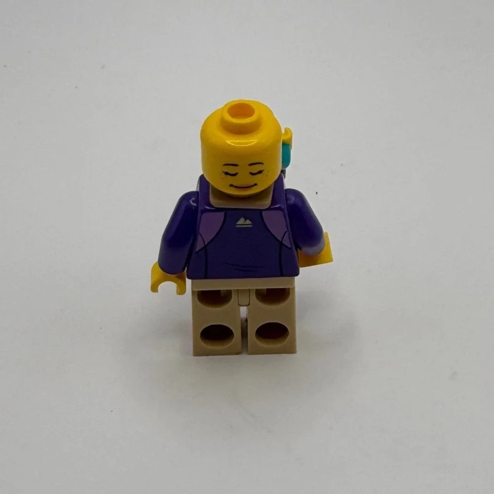 LEGO Minifigure Mother with Baby in Carrier Purple Hoodie Tan Pants City Figure - Picture 3 of 3